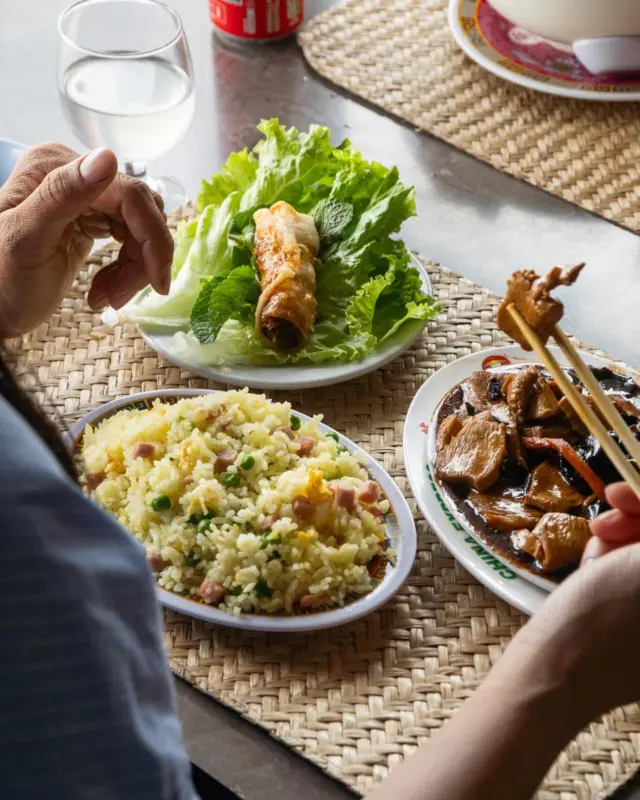Des repas complets avec entrée, plat et accompagnement. Vous trouverez forcément votre bonheur parmi nos plats cuisinés 🤤😄🥢
Nous vous accueillons tous les jours, de 11h à 22h30 ☺️